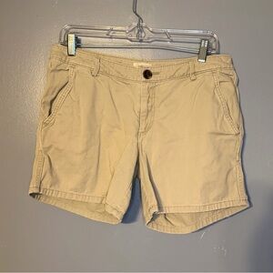 Aerie Khaki Casual Shorts – Women’s size 6